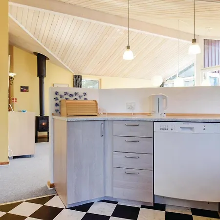 Three-bedroom In * Nordenbro Vesteregn
