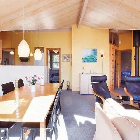 Three-bedroom In Nordenbro Vesteregn